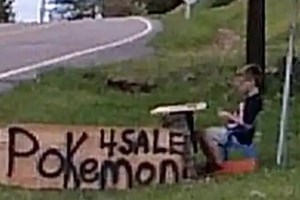Bryson, de 8 anos, vendeu as suas cartas Pokémon para salvar o seu cão
