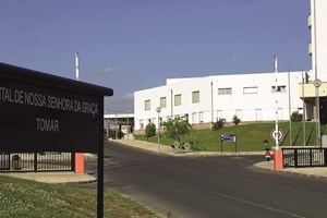 Centro Hospitalar do Médio Tejo com multa de 45 mil euros por atraso de um dia no IRS