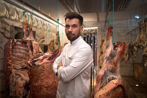 Lucas tinha vergonha de dizer às miúdas que era chef