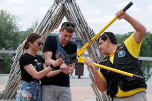 123 dias depois, Viktoria e Alexandr desistiram das algemas e do namoro