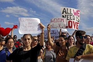 Amnistia Internacional faz vigília à beira Tejo pelos refugiados que ficam às portas da Europa