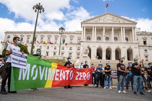 PSP abre processos disciplinares por uso indevido de farda em manifestação