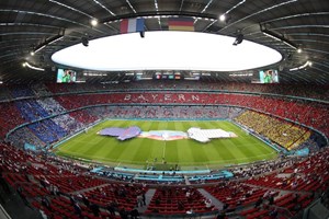 Euro2020: UEFA rejeita iluminação arco-íris no estádio de Munique