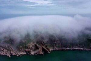 Ilha de Shandong na China acorda com um espetáculo de nevoeiro - sábado