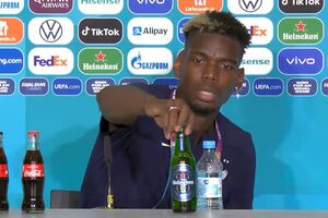 Pogba imita Cristiano Ronaldo... agora com uma garrafa de cerveja
