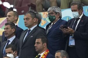 Ferro disse para portugueses irem a Sevilha, mas situação é pior que em Portugal