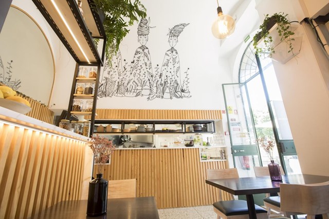 Na esplanada do Bômau, a comida é de Lisboa para o mundo