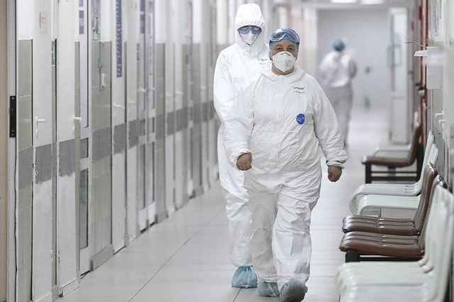Covid-19: Pandemia com tendência decrescente nos serviços de saúde e na mortalidade