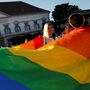 Treze países europeus condenaram lei anti-LGBTIQ da Hungria. Portugal não é um deles, porquê?