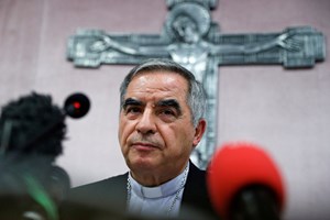 Cardeal Becciu julgado no Vaticano por escândalo imobiliário em Londres