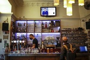 Passe sanitário em França será obrigatório em bares, restaurantes e transportes