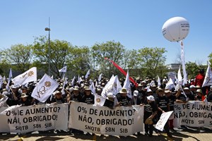 Sindicatos e Governo acordam que reformados bancários recebem meia pensão nos próximos meses