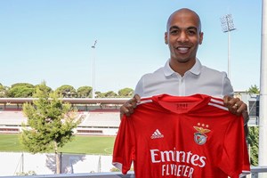 Sporting reage à ida de João Mário para o Benfica e promete seguir via judicial
