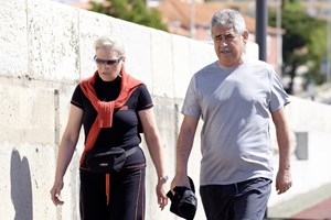Quem é a mulher de Vieira: Vanda não gosta de futebol, adora cães e está a 'sofrer muito'