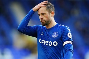 Sigurdsson detido por suspeitas de abusos sexuais de menores