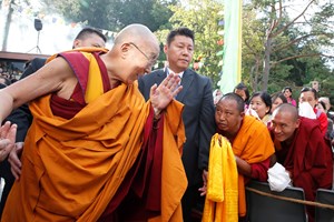 Índia tentou espiar Dalai Lama. Problema: não tem telemóvel