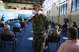 Vice-almirante Gouveia e Melo reconhece erro dos SPMS denunciado pela SÁBADO