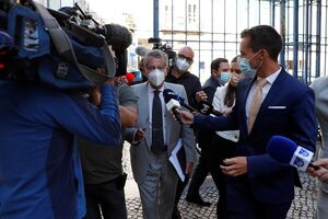 Cartão vermelho: Vieira já chegou ao tribunal para prosseguir interrogatório