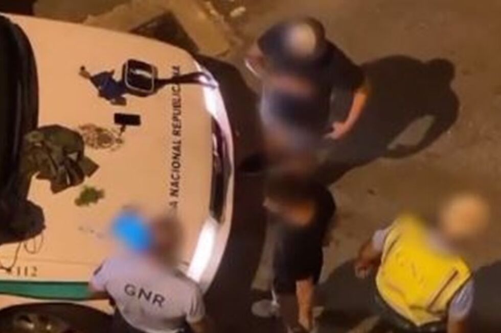 GNR sem máscara diz que 'Covid já não existe' e agride jovem em Gondomar