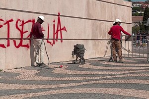 €2.300 mais IVA: o preço do vandalismo no Padrão dos Descobrimentos