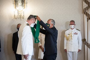 Marcelo condecora vice-almirante Gouveia e Melo pela sua carreira militar