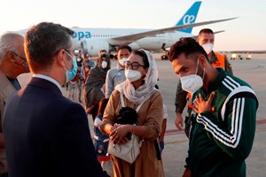 Afeganistão. Espanha assume-se como porta de entrada na Europa