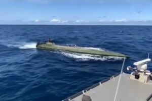 Autoridades colombianas apreendem duas toneladas de cocaína em narcossubmarino - sábado
