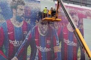 Fotografia de Messi removida de mural no estádio do Barcelona - sabado