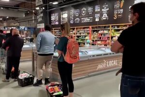 Hipermercados apresentam um preço nas prateleiras e cobram outro na caixa