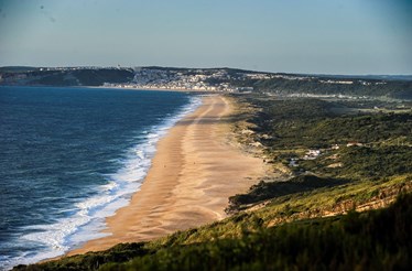 Banhistas assistidos por contaminação em praia da Nazaré aumentou para 116
