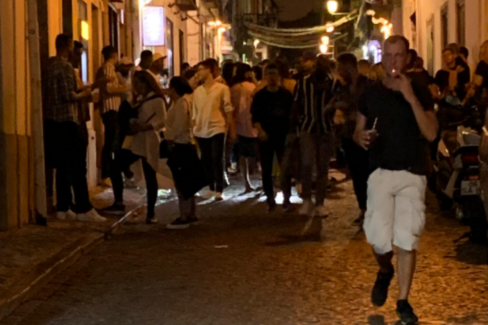 Bairro Alto implementa sistema de reutilização de copos para combater o desperdício