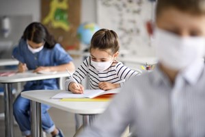 Regresso às aulas, regresso aos surtos de covid?