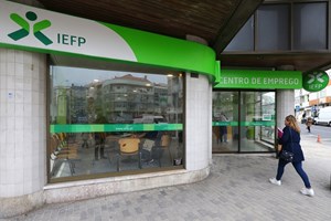 Número de casais com ambos os elementos desempregados sobe 3,6% em outubro 