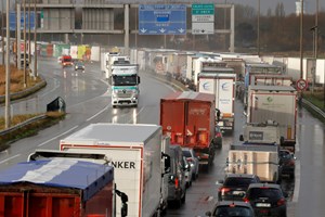 Brexit: Reino Unido suspende controlos aduaneiros na Irlanda do Norte por tempo indeterminado