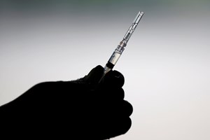 Covid-19: Peritos não recomendam dose de reforço da vacina para já