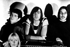 Voltar a descascar a banana de Warhol