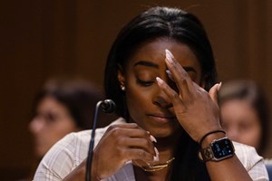 Ginasta Simone Biles culpa 'todo o sistema' pelos abusos de Nassar