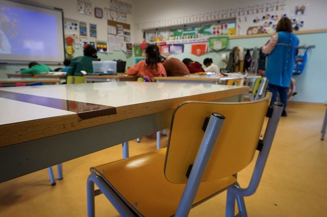 Covid-19: Há mais 40 surtos ativos nas escolas do que há uma semana