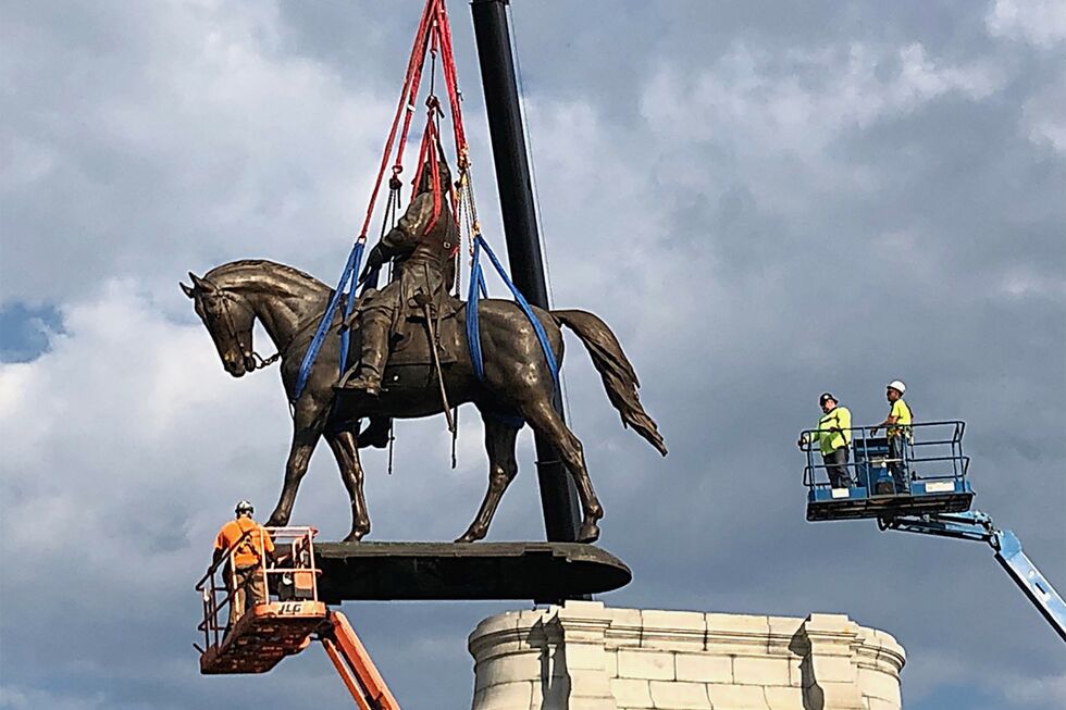 Remoção da estátua do general Lee