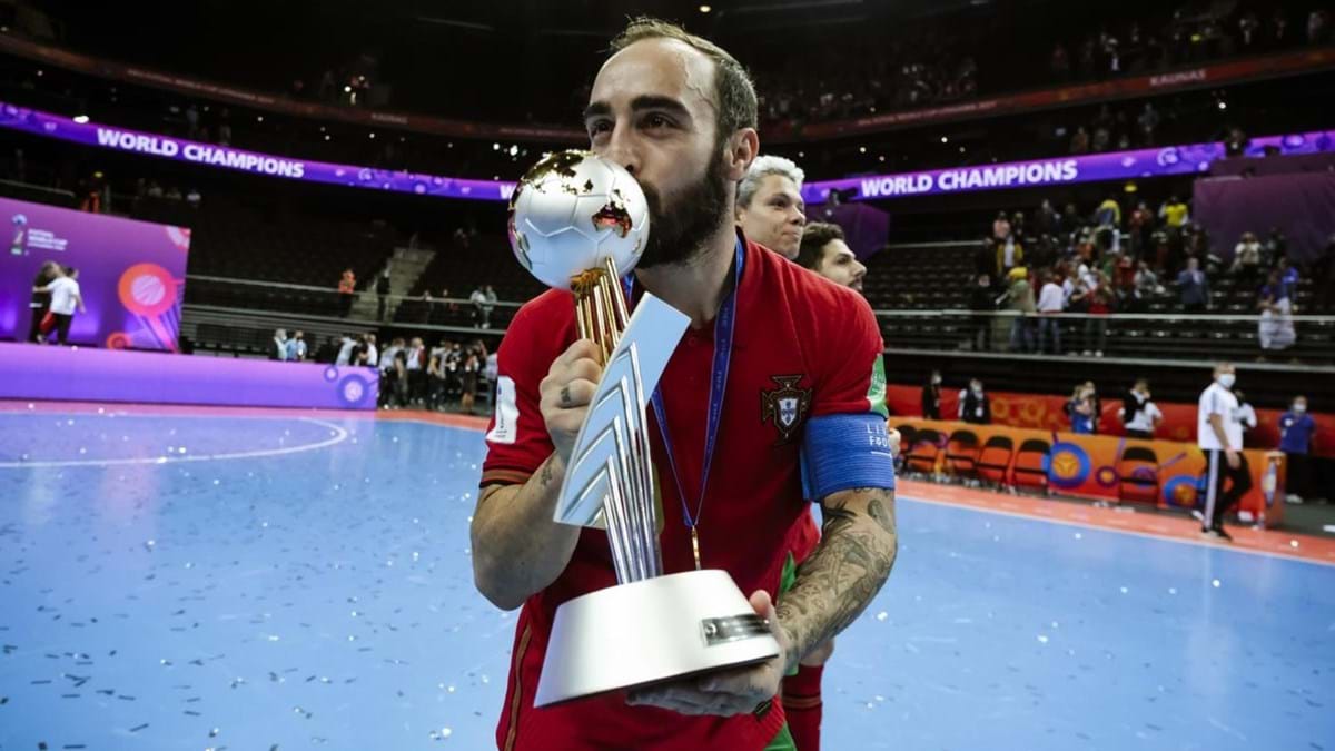 Ricardinho eleito o melhor jogador do Mundial de futsal - Mundo Português