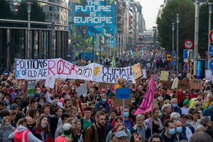 Cerca de 25.000 pessoas protestaram em Bruxelas pela luta contra as alterações climáticas