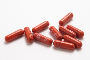 Molnupiravir, o possível primeiro comprimido para tratar a covid-19