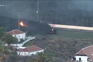 Lava de La Palma engole campo de futebol