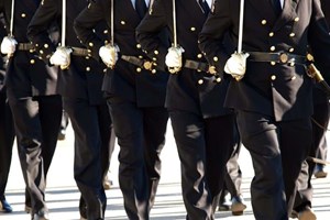 Mãe de cadete da Escola Naval relata abusos físicos e psicológicos sobre o filho