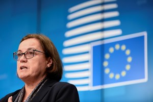 Covid-19: Secretária de Estado diz que tradição comunista atrasa vacinação no Leste Europeu