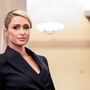 Paris Hilton foi espancada em colégio interno e agora é ativista