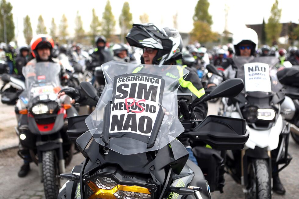 Motociclistas manifestam-se contra as inspeções periódicas
