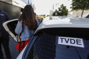 Plataformas de TVDE concordam com extensão de matrículas para 10 anos