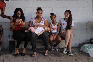 Na Zona J, os jovens do bairro não têm medo de mostrar como vêem o seu mundo