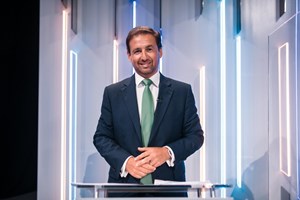 Deputado do Chega repete gesto de Manuel Pinho no Parlamento